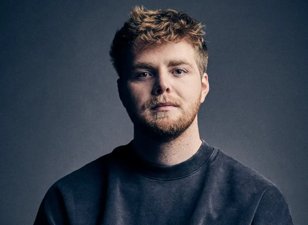 "Ordinary's" Chorus Melody Techniques Are Far from Ordinary